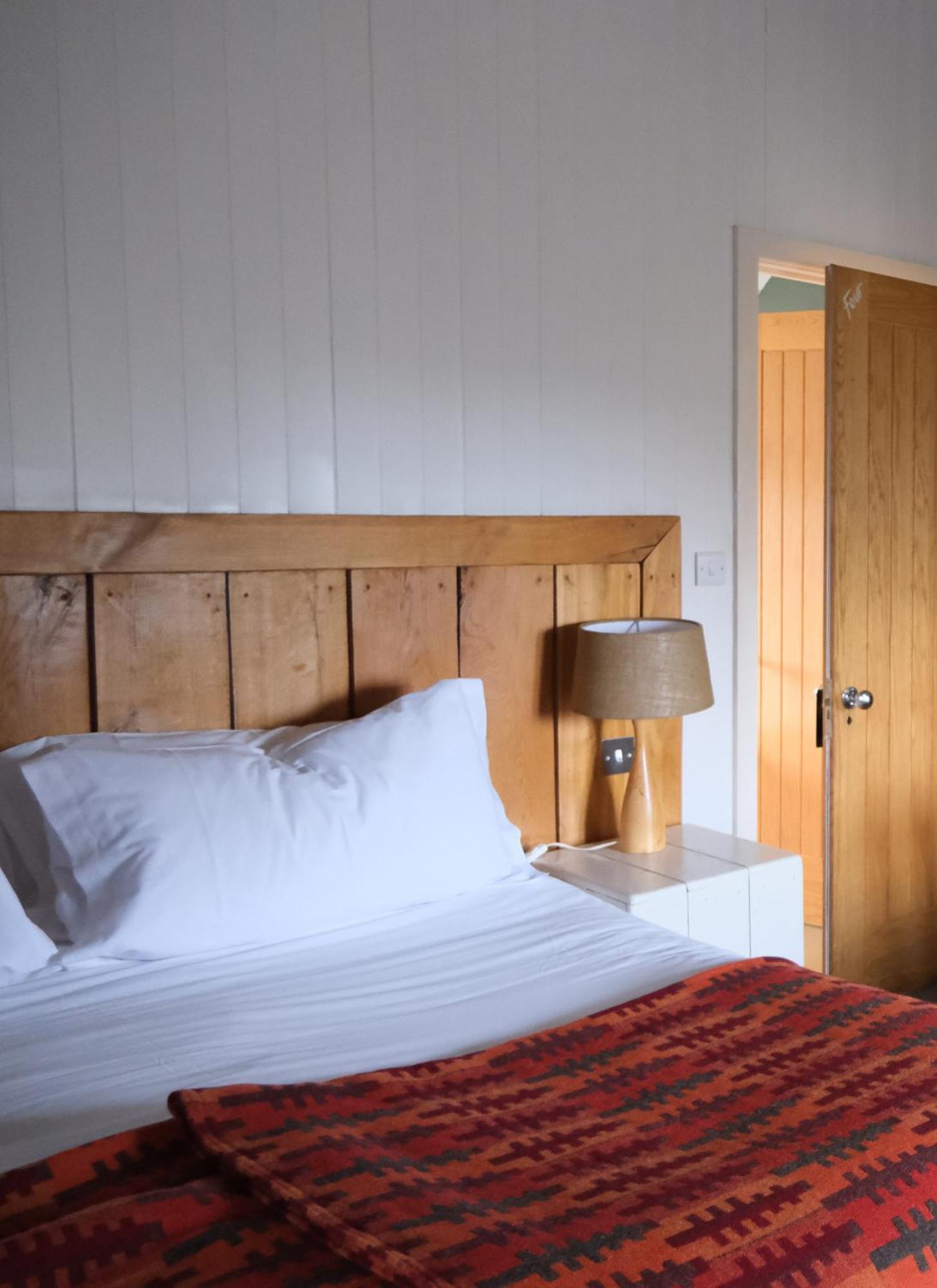 Llys Meddyg Hotel Newport  Ngoại thất bức ảnh
