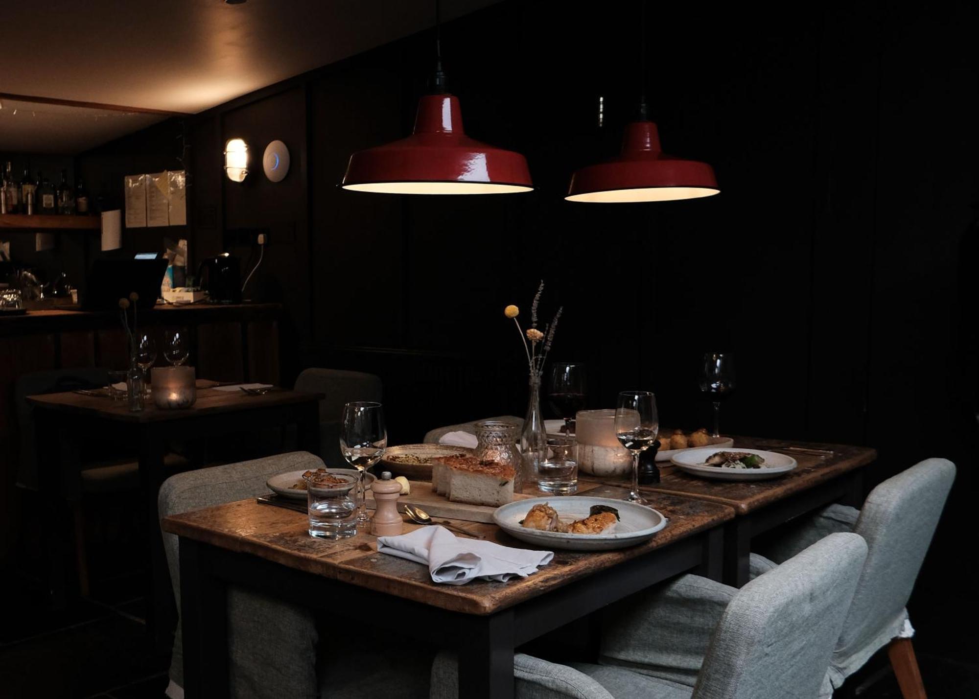 Llys Meddyg Hotel Newport  Ngoại thất bức ảnh